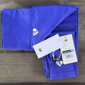 NWT Women’s Best royal blue Leggings